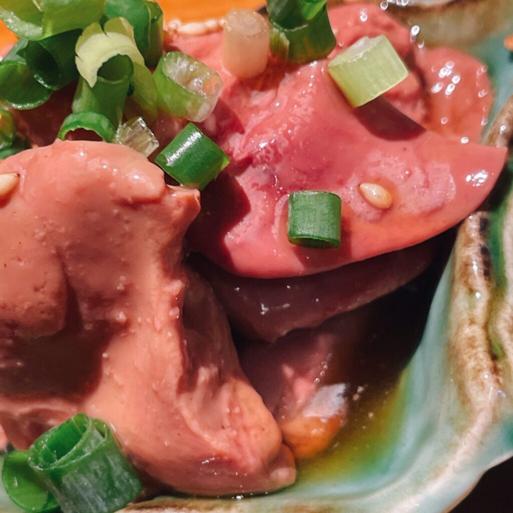 赤羽「いいとこ鶏」とろける濃厚上レバー(低温調理レバ刺し)