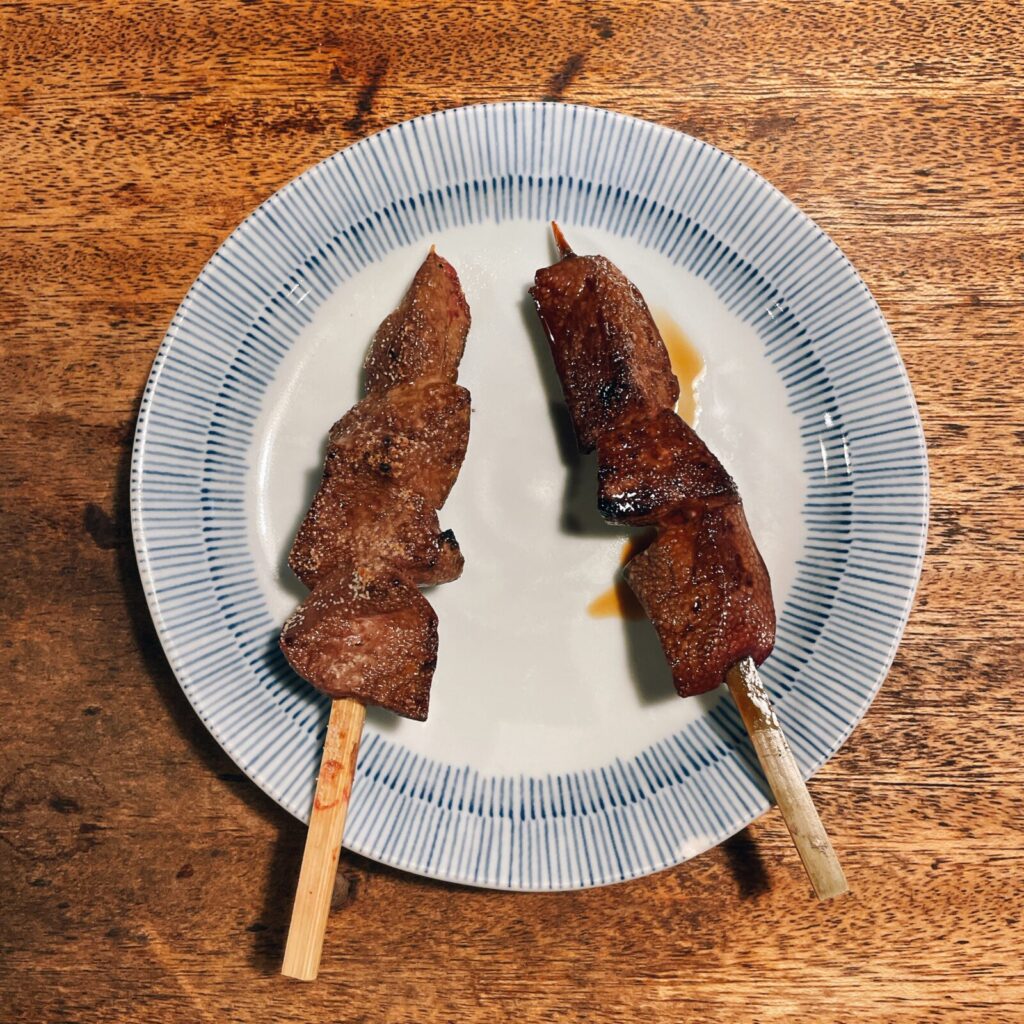 巣鴨「煮込 千成 本店」モツ焼レバ