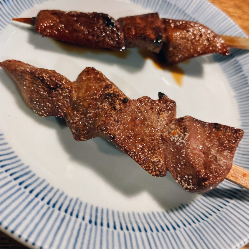 巣鴨「煮込 千成 本店」モツ焼レバ