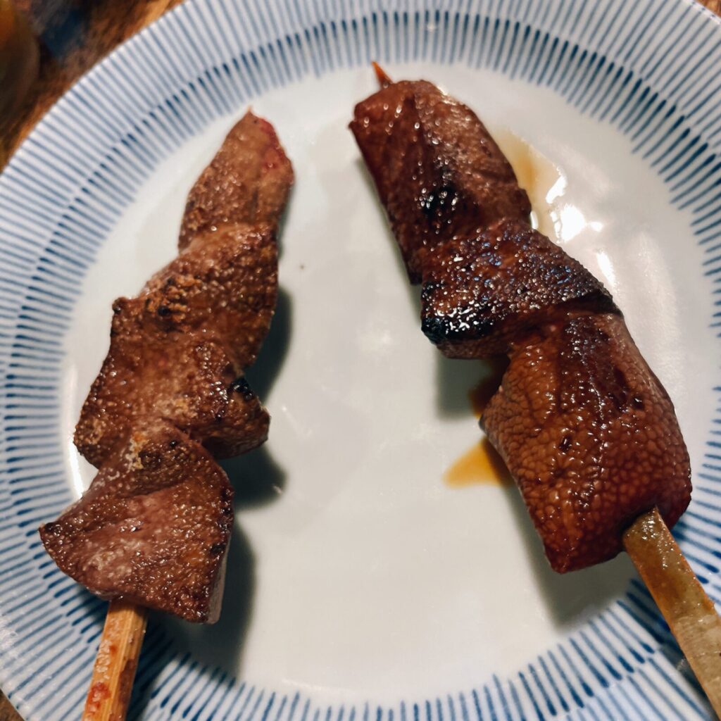 巣鴨「煮込 千成 本店」モツ焼レバ