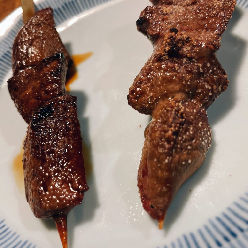 巣鴨「煮込 千成 本店」モツ焼レバ