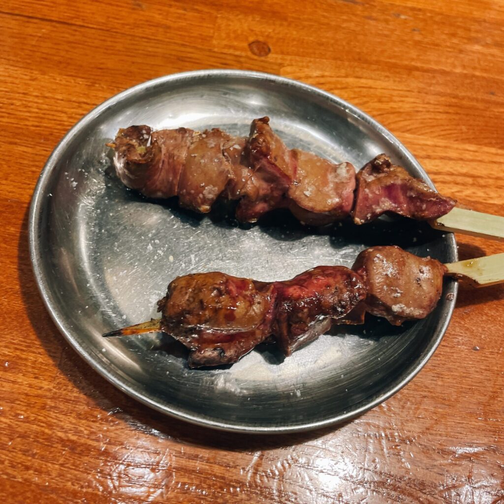 中野「元祖中野屋」の焼き鳥。レバー串。