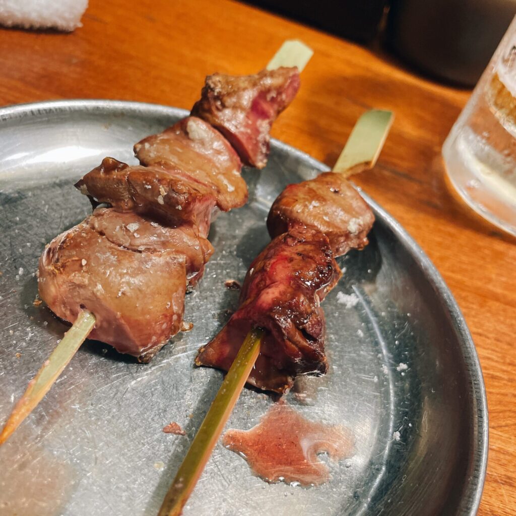 中野「元祖中野屋」の焼き鳥。レバー串。