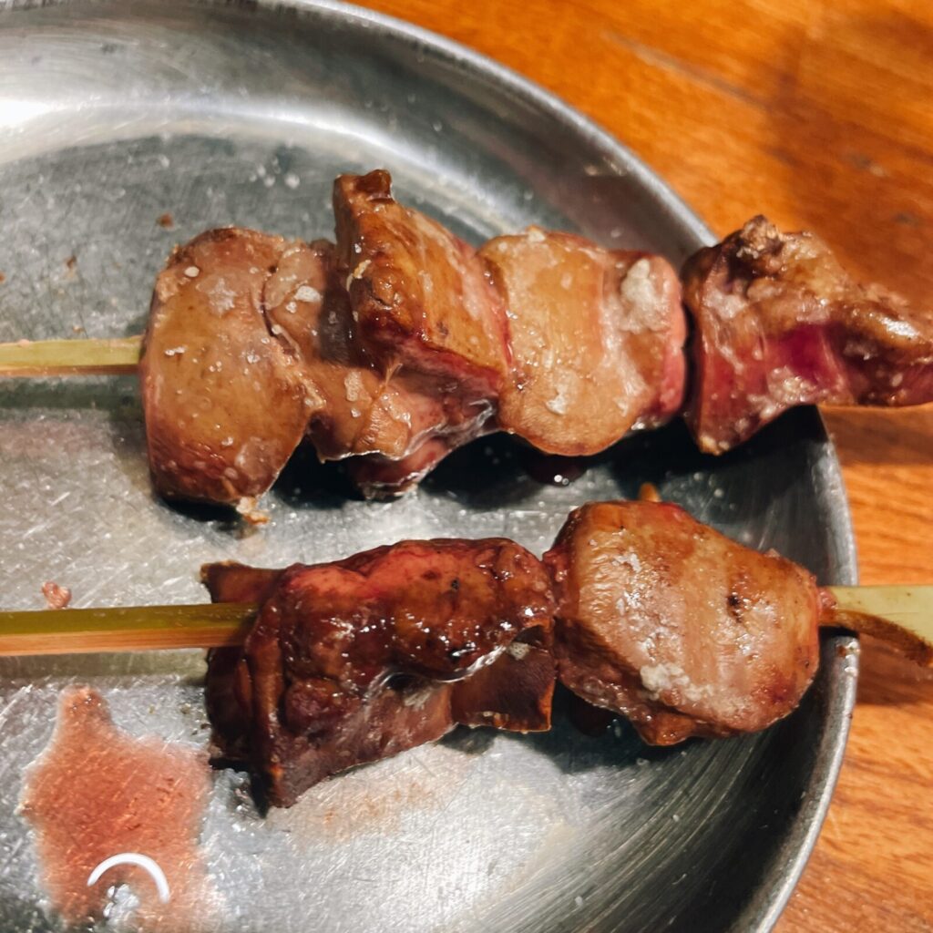 中野「元祖中野屋」の焼き鳥。レバー串。