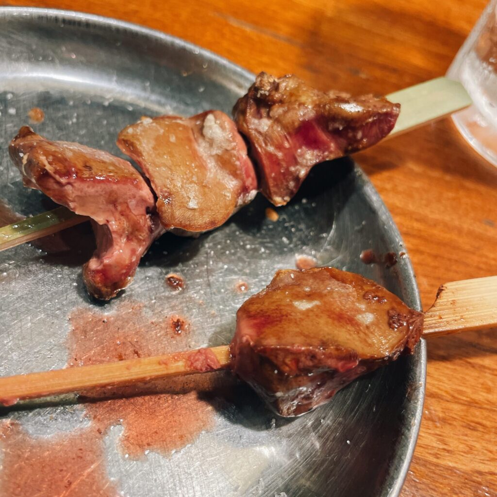 中野「元祖中野屋」の焼き鳥。レバー串。