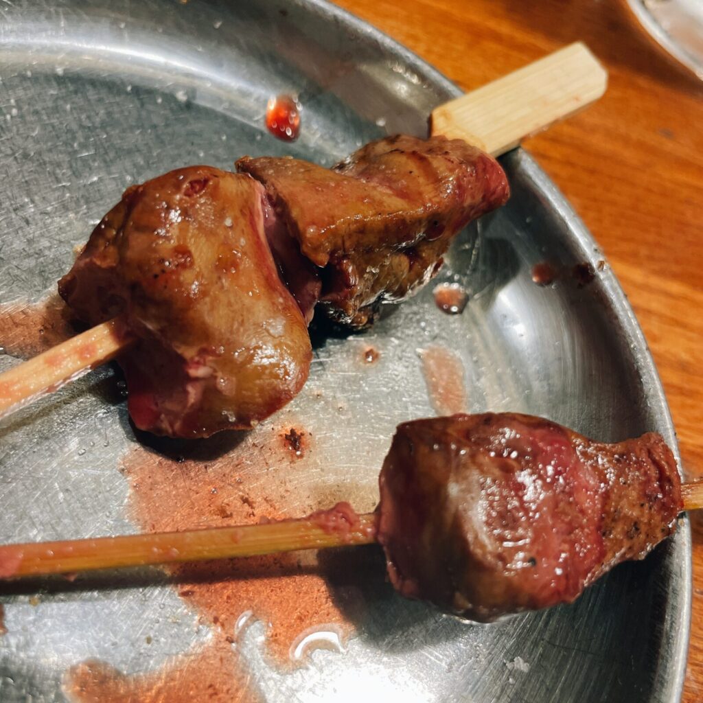 中野「元祖中野屋」の焼き鳥。レバー串。