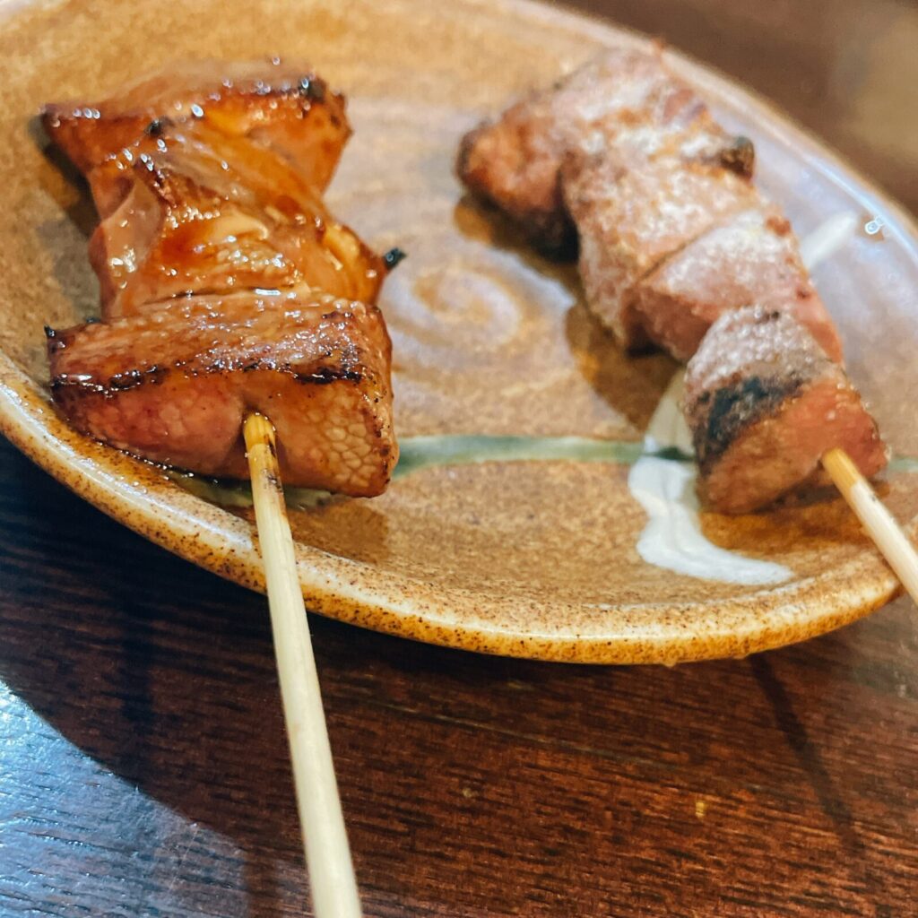 高円寺「やきとん長良」串焼きレバー