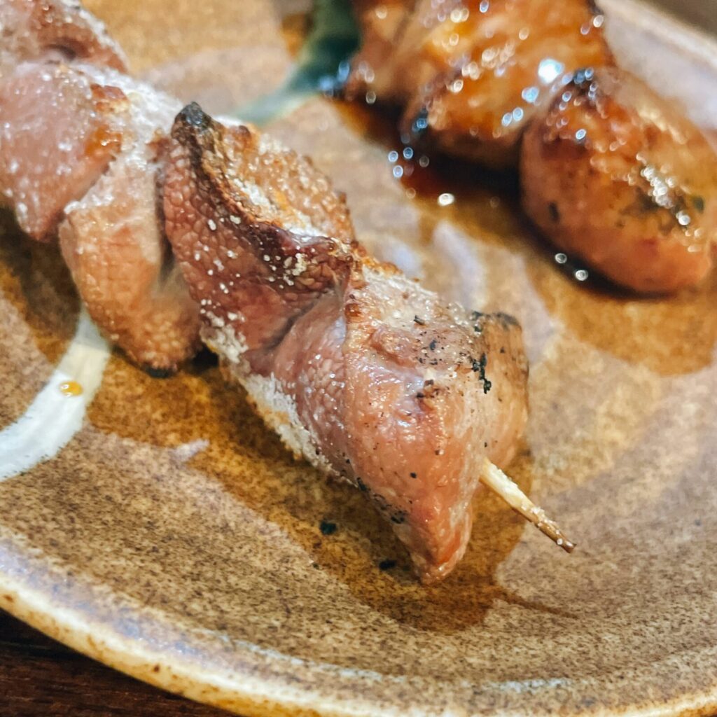 高円寺「やきとん長良」串焼きレバー
