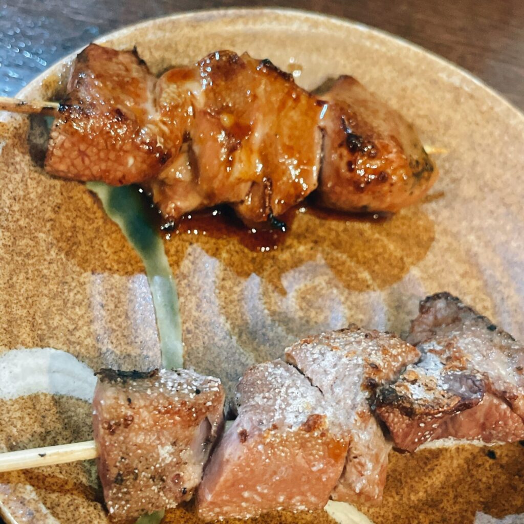 高円寺「やきとん長良」串焼きレバー
