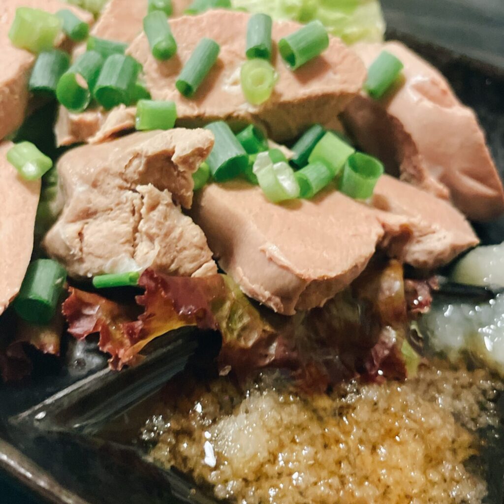 西武新宿「遊食遊呑 おたんとさん。」10秒レバ刺し[豚]