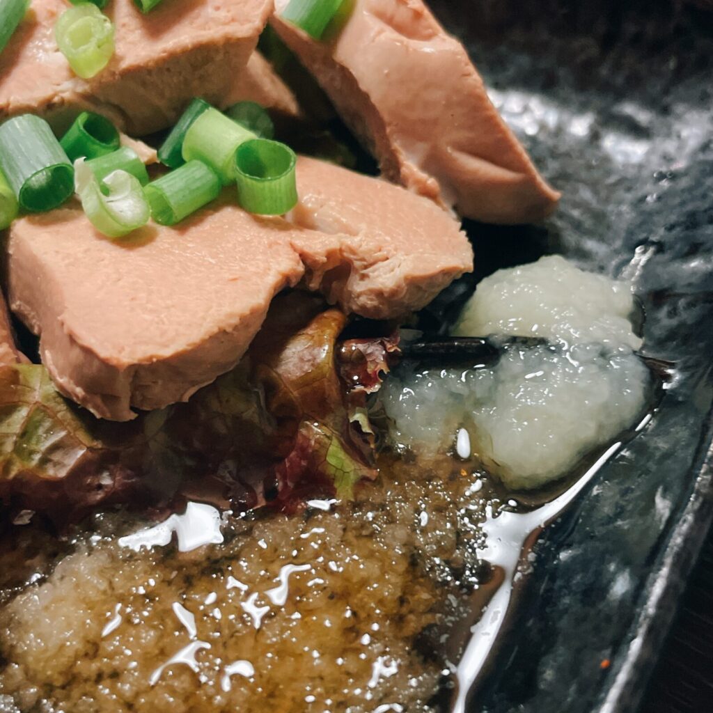 西武新宿「遊食遊呑 おたんとさん。」10秒レバ刺し[豚]