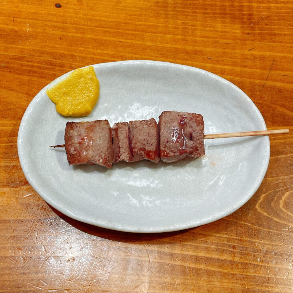 池袋「もつ焼きパラダイス富士」豚レバー串