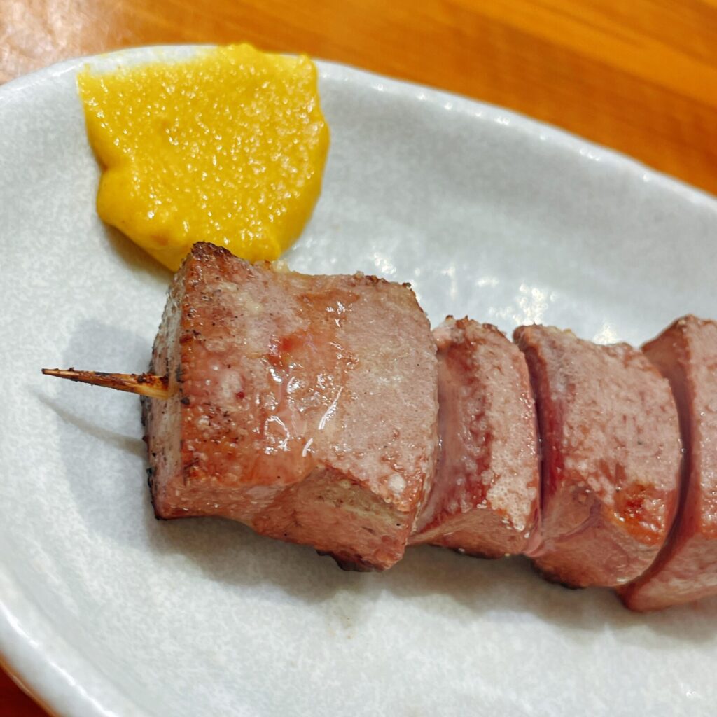 池袋「もつ焼きパラダイス富士」豚レバー串