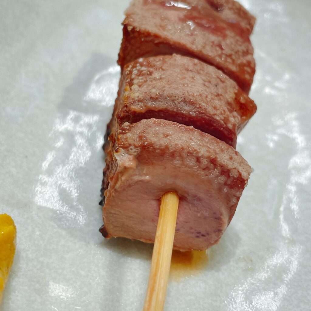 池袋「もつ焼きパラダイス富士」豚レバー串