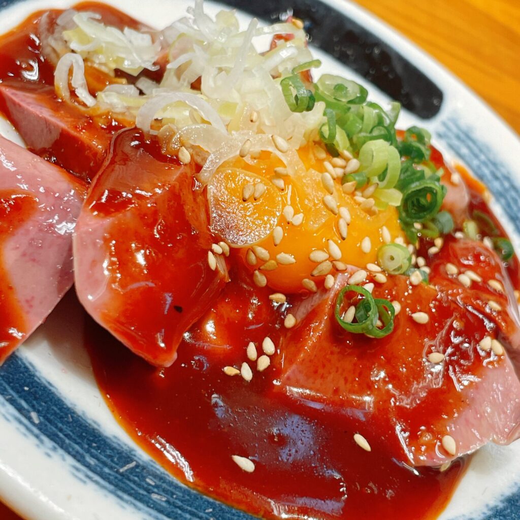 池袋「もつ焼きパラダイス富士」レバユッケ