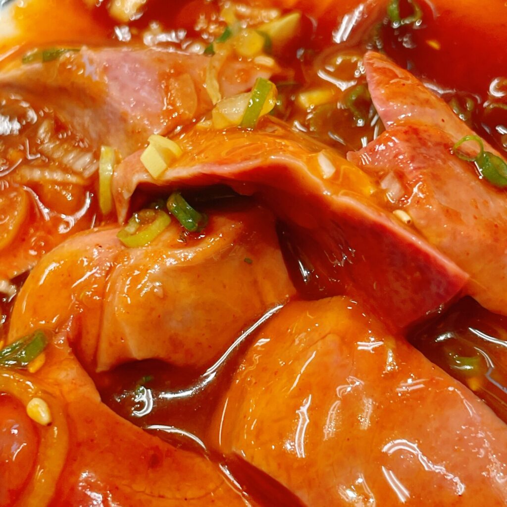 池袋「もつ焼きパラダイス富士」レバユッケ