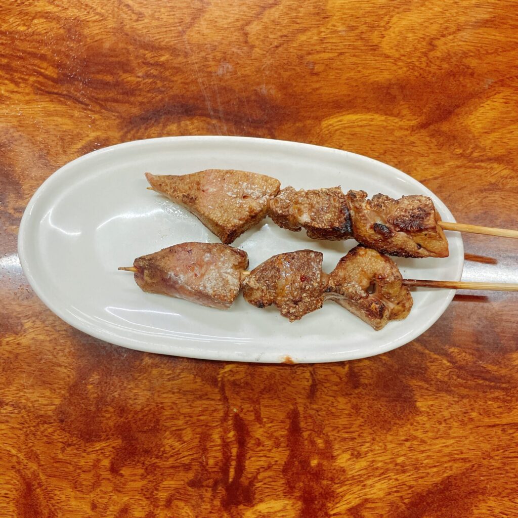 池袋「豊田屋」やきとん レバー串