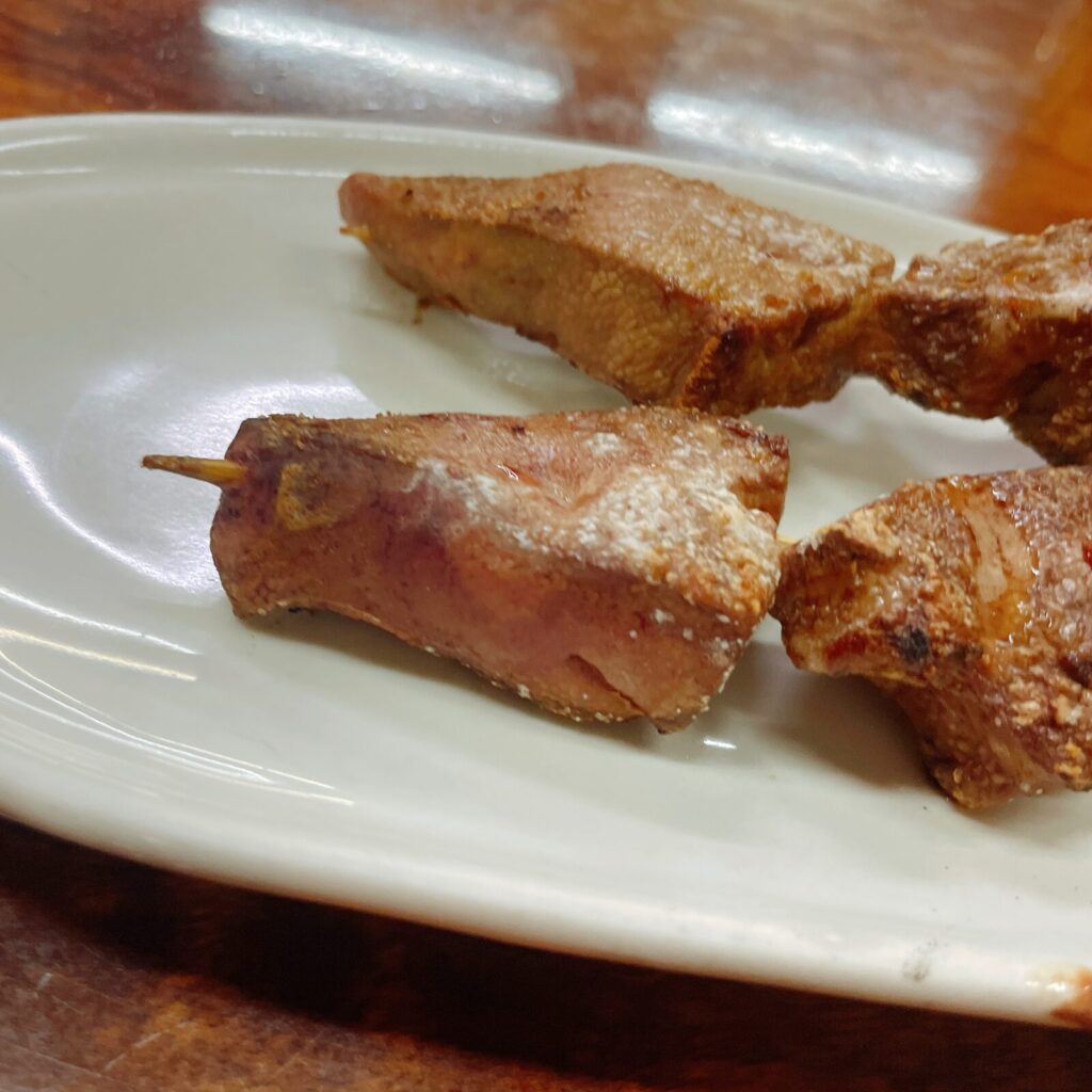 池袋「豊田屋」やきとん レバー串
