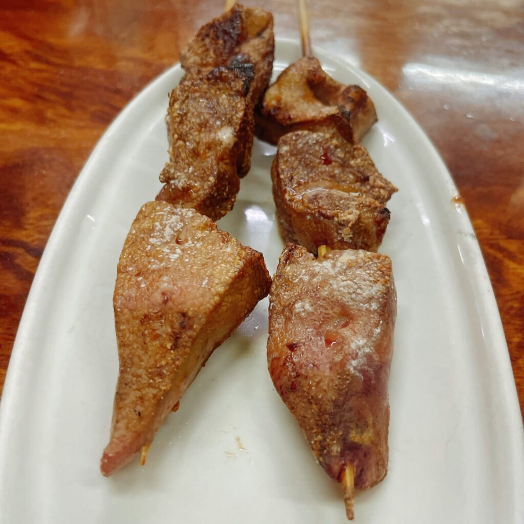 池袋「豊田屋」やきとん レバー串