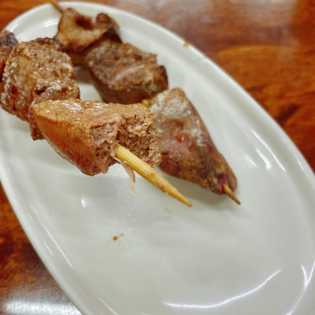 池袋「豊田屋」やきとん レバー串