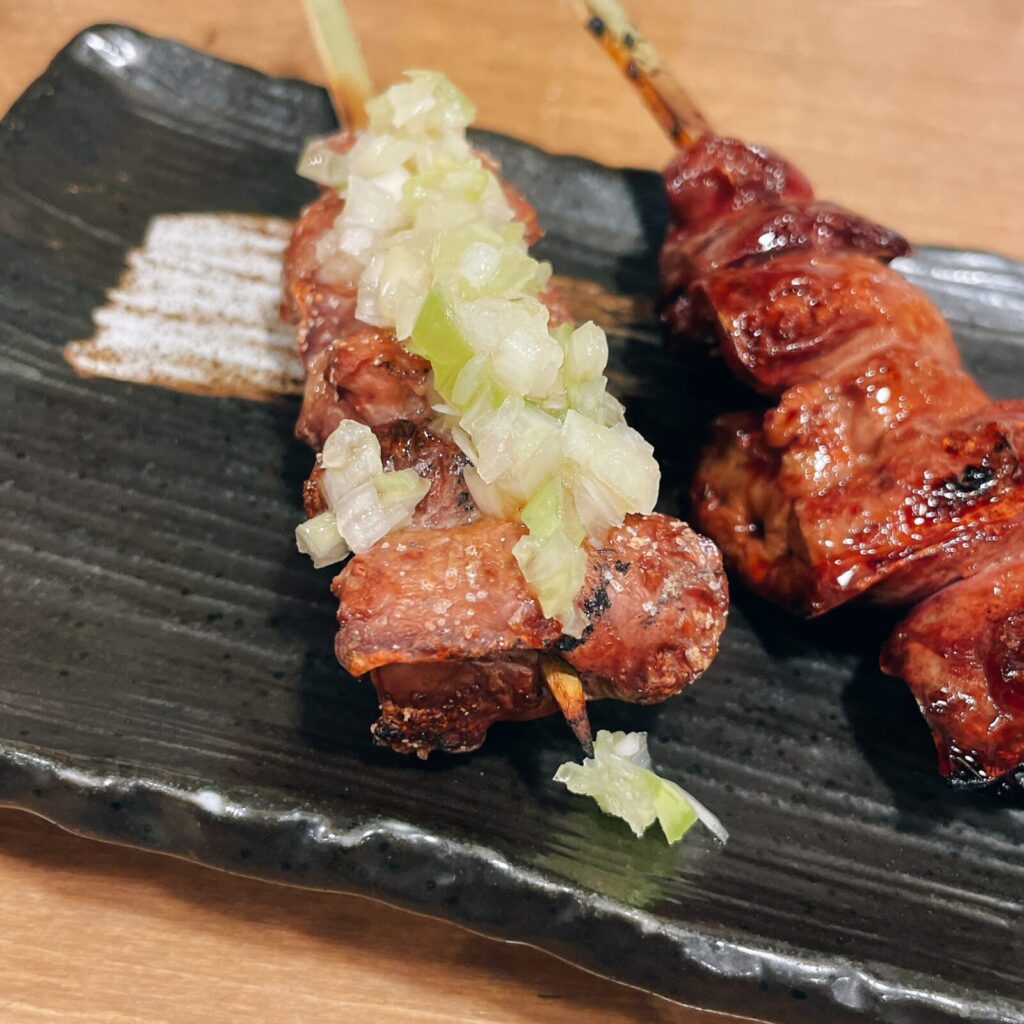 池袋「しょうちゃん」焼き鳥レバー串・白レバー串