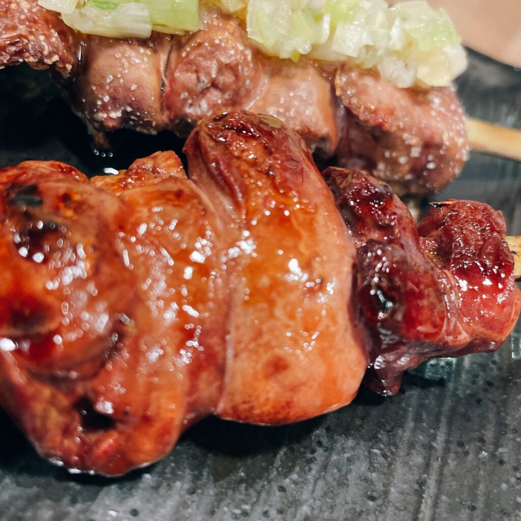 池袋「しょうちゃん」焼き鳥レバー串・白レバー串