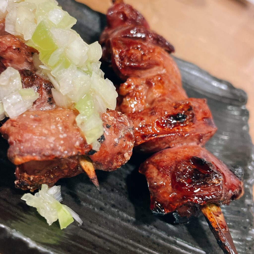 池袋「しょうちゃん」焼き鳥レバー串・白レバー串