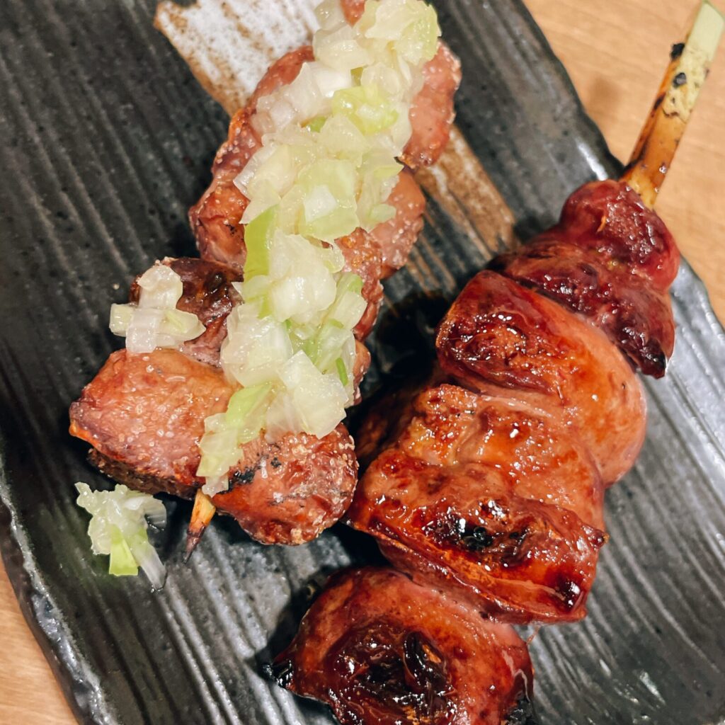 池袋「しょうちゃん」焼き鳥レバー串・白レバー串
