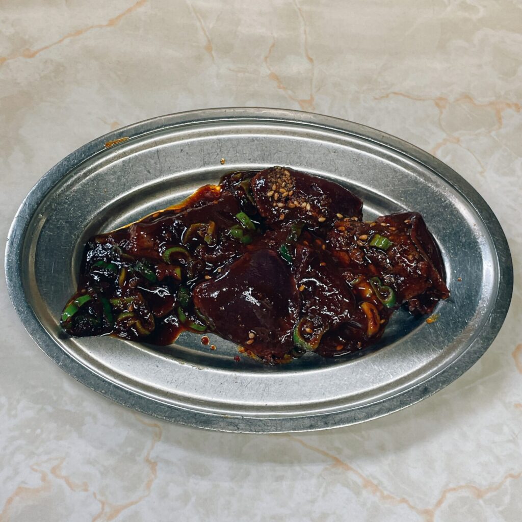 堀切菖蒲園「富吉」牛レバ焼き