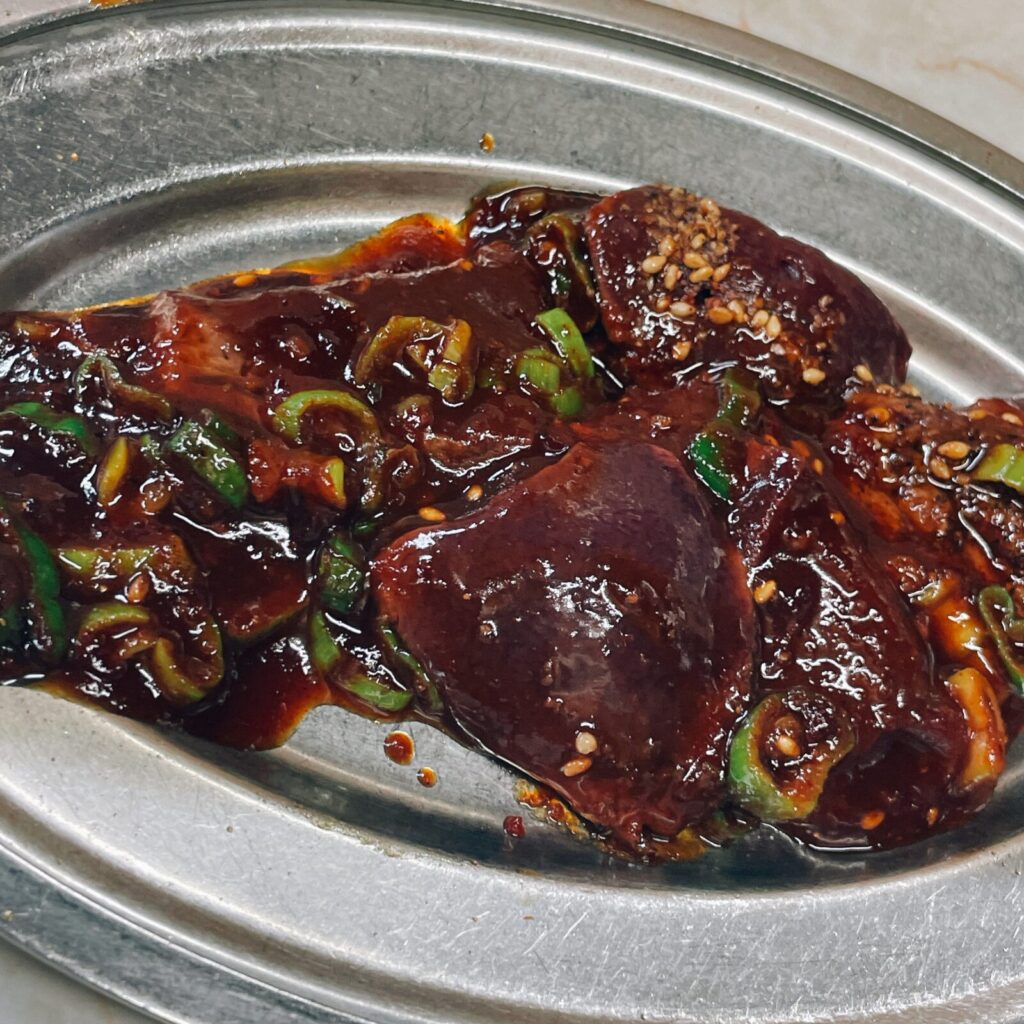 堀切菖蒲園「富吉」牛レバ焼き