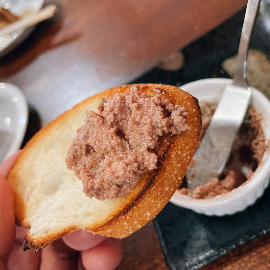 ひばりヶ丘「てるてる」白レバーのパテ