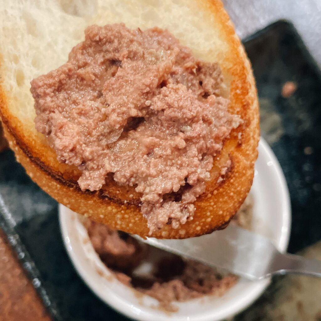 ひばりヶ丘「てるてる」白レバーのパテ