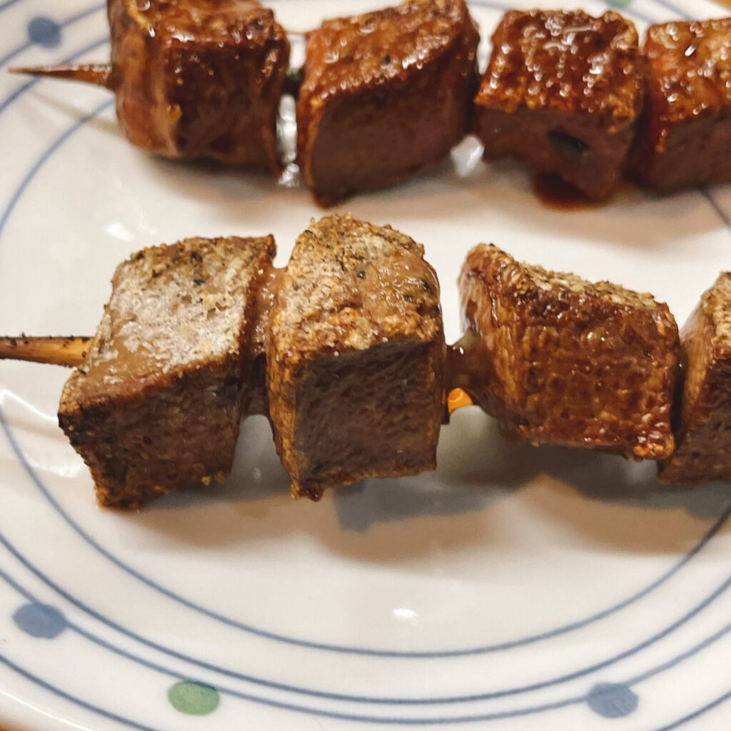 池袋「千登利」やきとん 豚レバー串