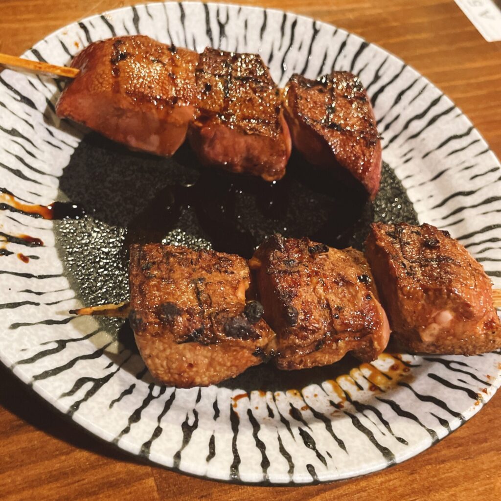 高田馬場「もつ焼きばん」もつ焼きレバー串