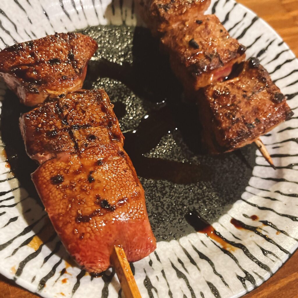 高田馬場「もつ焼きばん」もつ焼きレバー串