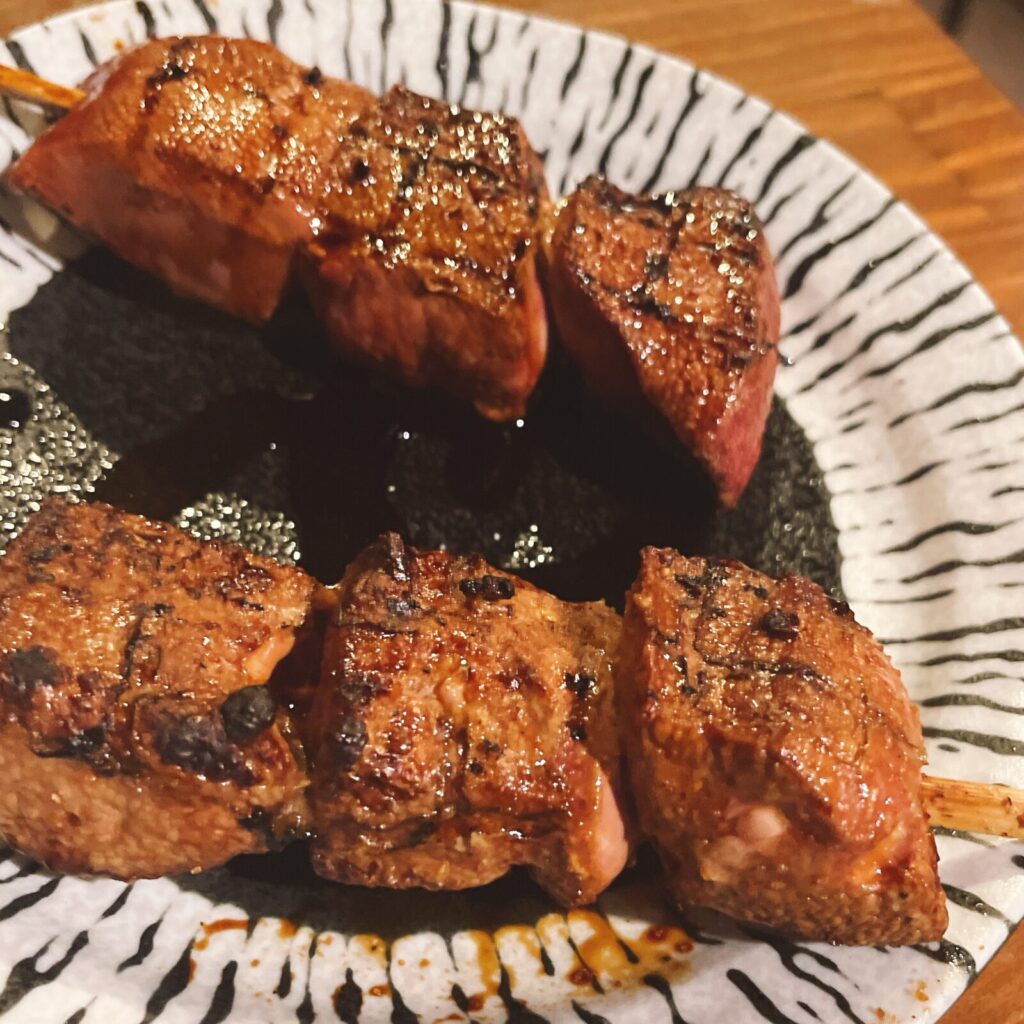 高田馬場「もつ焼きばん」もつ焼きレバー串