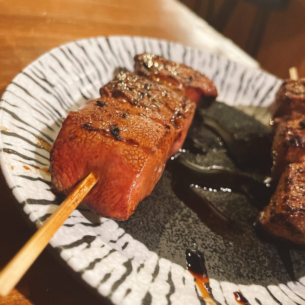 高田馬場「もつ焼きばん」もつ焼きレバー串