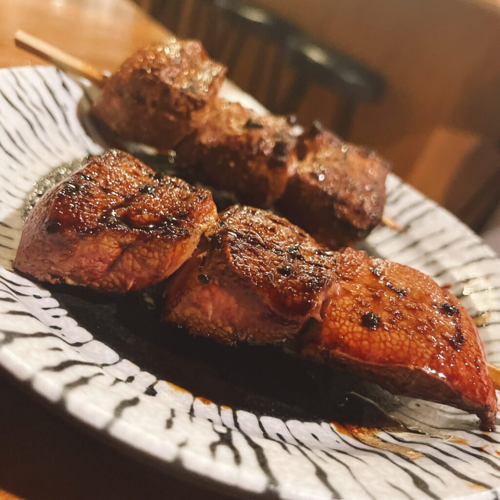 高田馬場「もつ焼きばん」もつ焼きレバー串