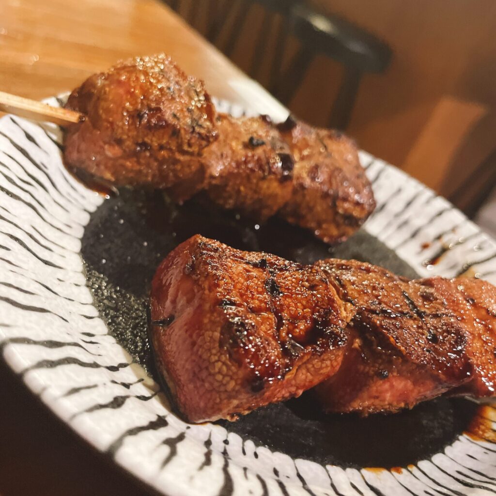 高田馬場「もつ焼きばん」もつ焼きレバー串