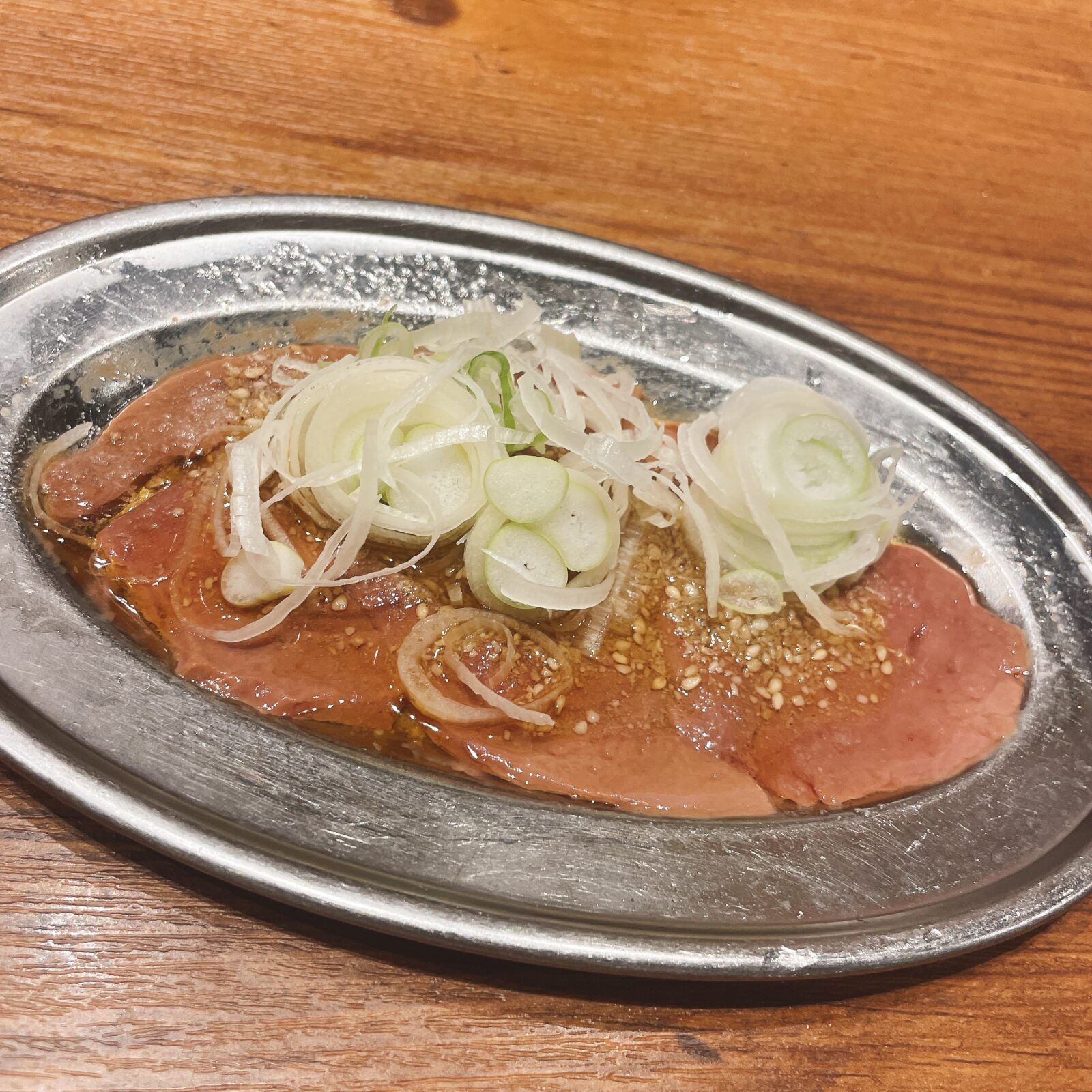 池袋「新時代」白レバー刺し