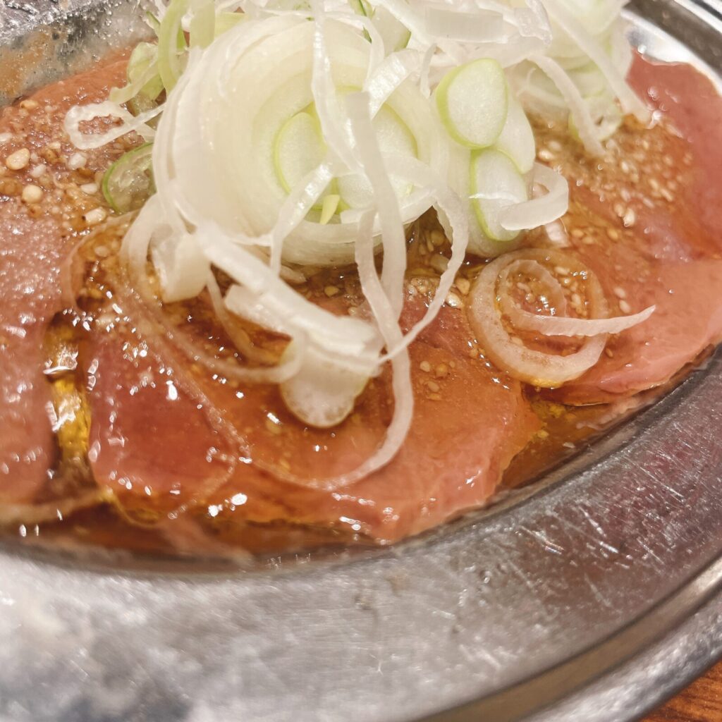 池袋「新時代」白レバー刺し