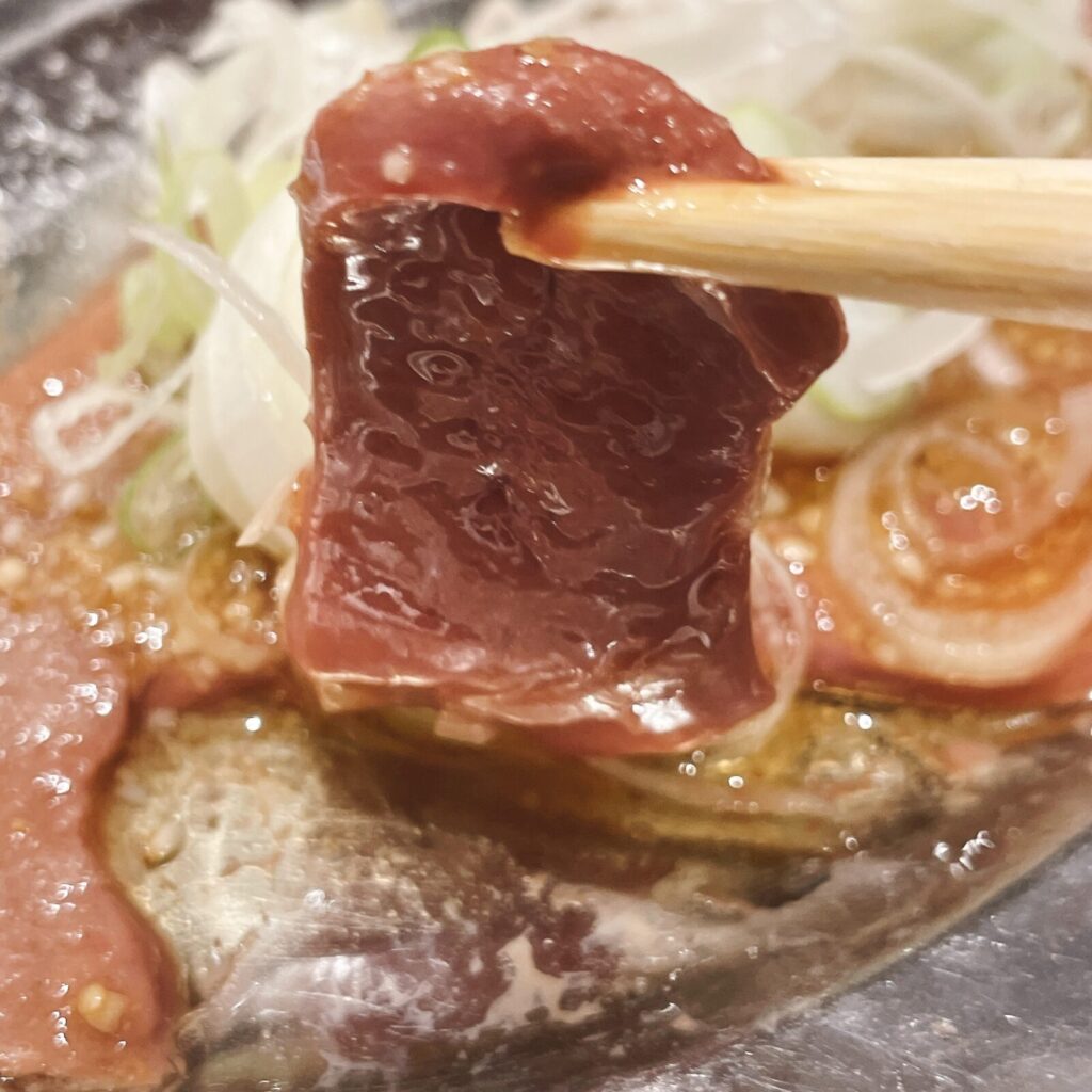 池袋「新時代」白レバー刺し