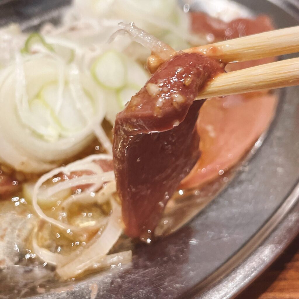 池袋「新時代」白レバー刺し