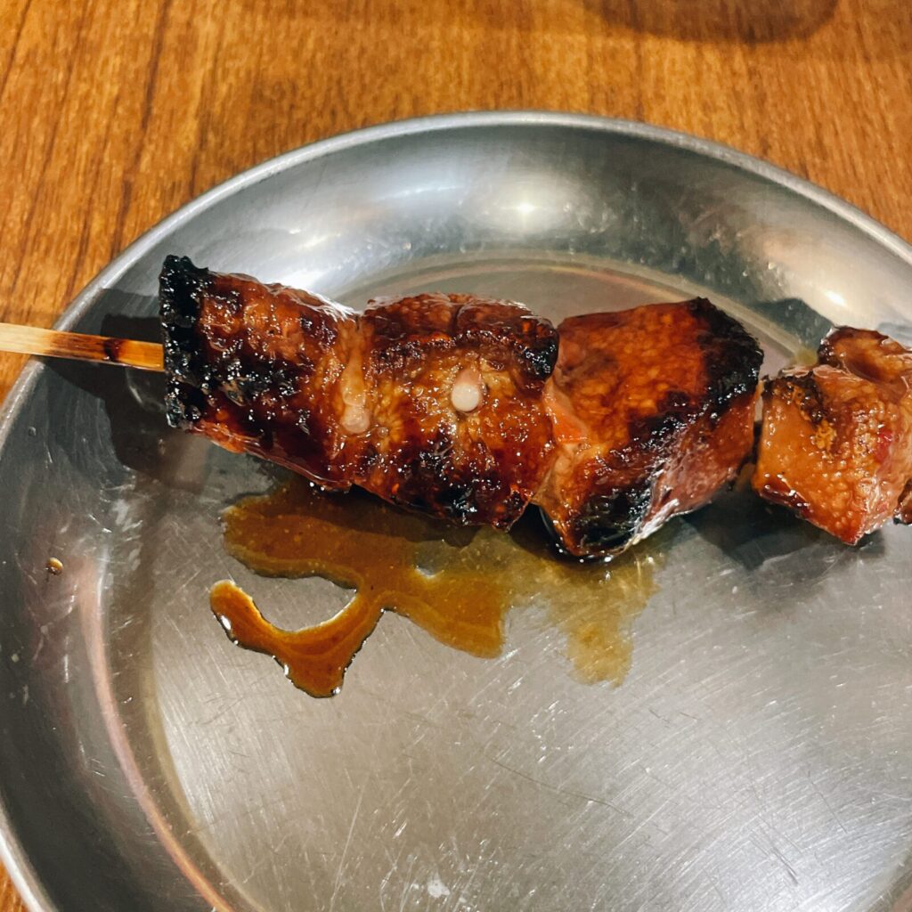 池袋「新橋やきとん」串レバー