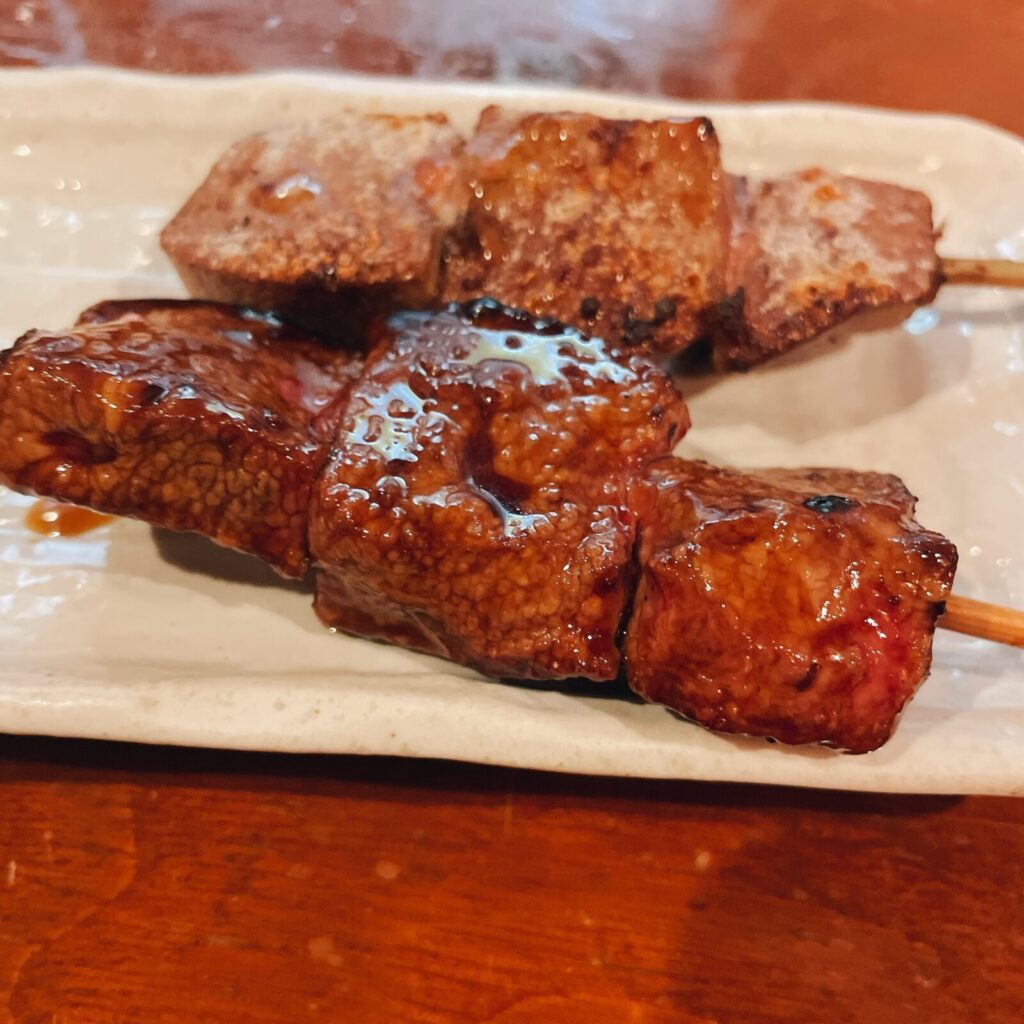 石神井公園「加賀山」もつ焼きレバー串