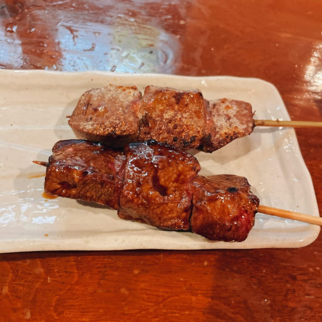 石神井公園「加賀山」もつ焼きレバー串