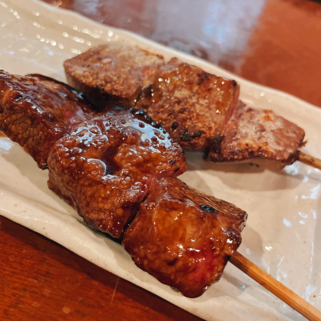 石神井公園「加賀山」もつ焼きレバー串