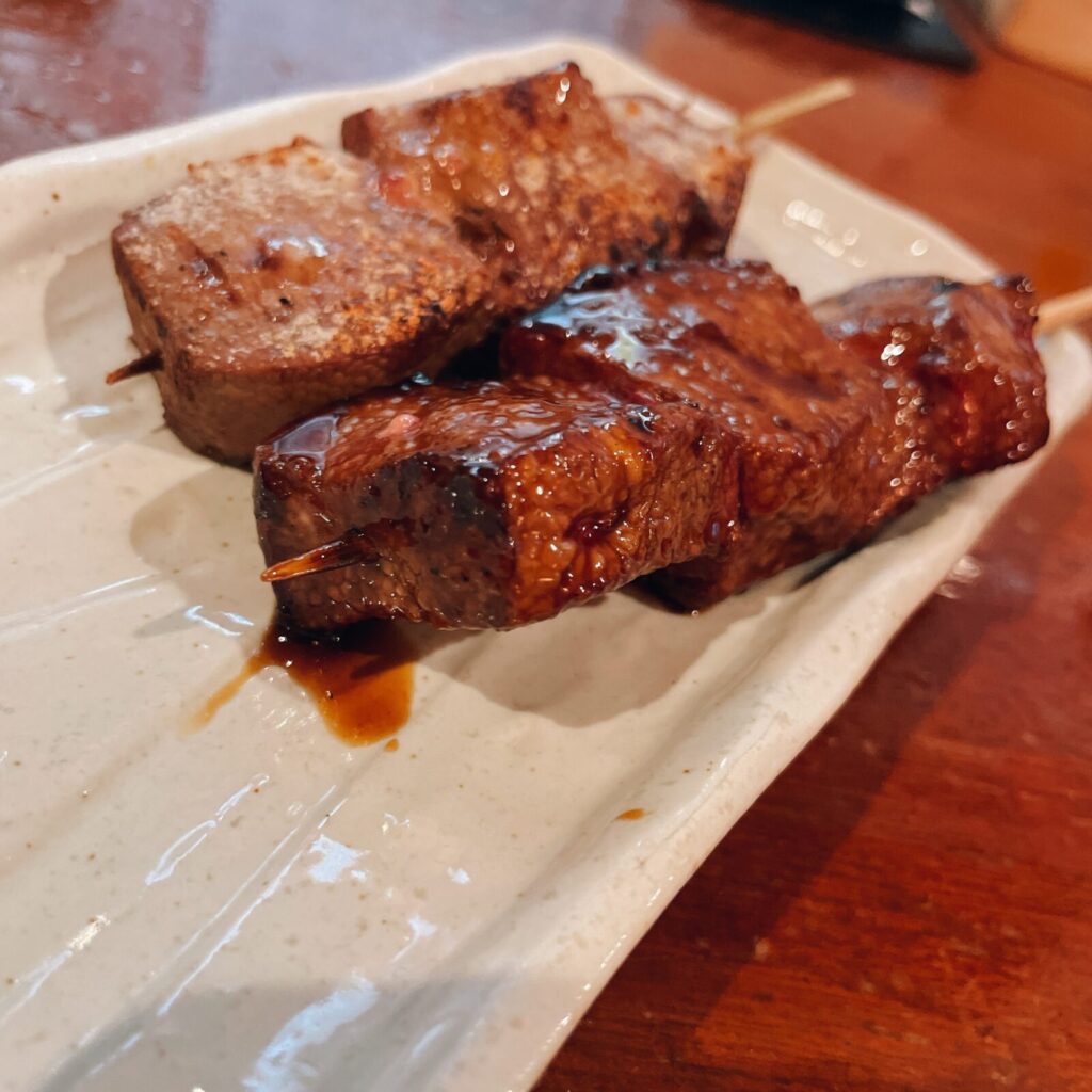 石神井公園「加賀山」もつ焼きレバー串