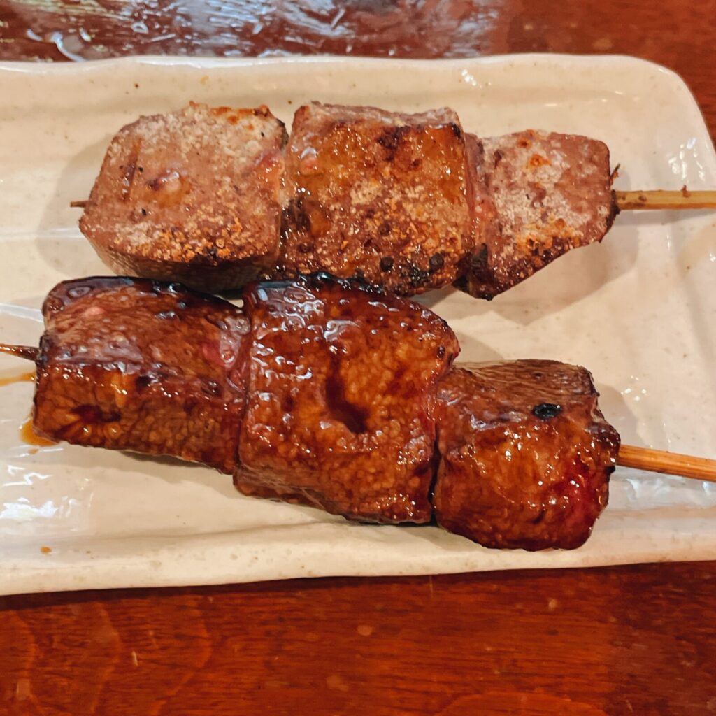 石神井公園「加賀山」もつ焼きレバー串