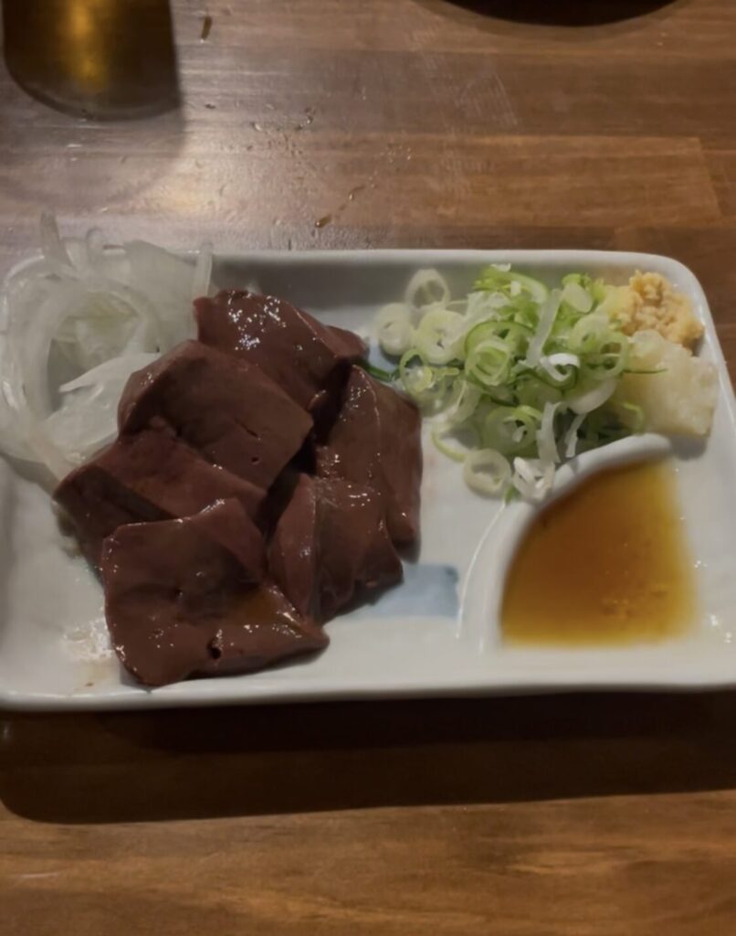 高田馬場 もつ焼きばんの馬レバ刺し